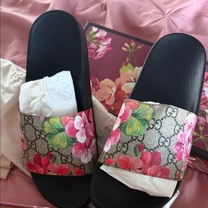 Gucci Floral Slip ons